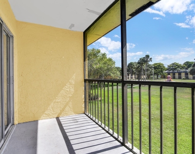 414 Meadows Circle - Photo Thumbnail 17