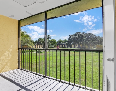 414 Meadows Circle - Photo Thumbnail 16