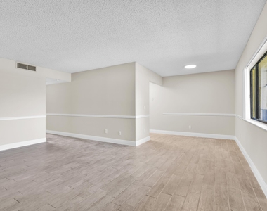 414 Meadows Circle - Photo Thumbnail 4
