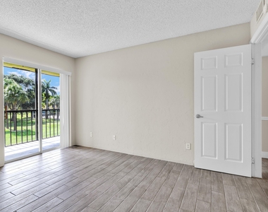 414 Meadows Circle - Photo Thumbnail 10