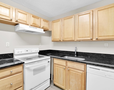 414 Meadows Circle - Photo Thumbnail 7