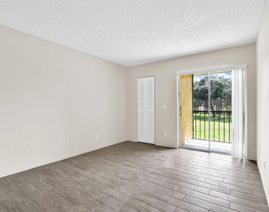 414 Meadows Circle - Photo Thumbnail 9
