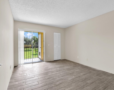 414 Meadows Circle - Photo Thumbnail 2