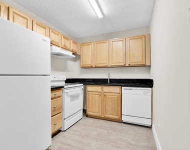 414 Meadows Circle - Photo Thumbnail 6