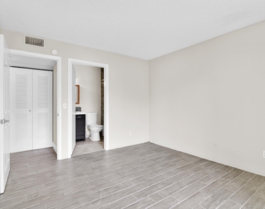 414 Meadows Circle - Photo Thumbnail 1