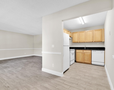 414 Meadows Circle - Photo Thumbnail 5
