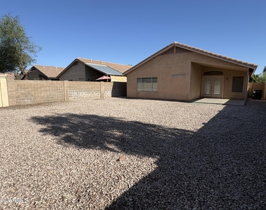 14761 W Lucas Lane - Photo Thumbnail 5