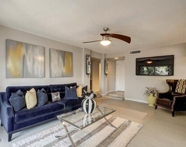3243 N 38th Street - Photo Thumbnail 9