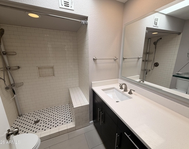 3243 N 38th Street - Photo Thumbnail 12
