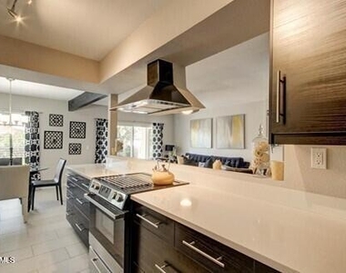 3243 N 38th Street - Photo Thumbnail 2