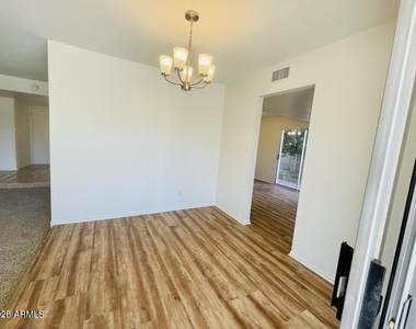 5141 E Blanche Drive - Photo Thumbnail 14