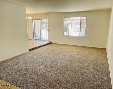 5141 E Blanche Drive - Photo Thumbnail 7