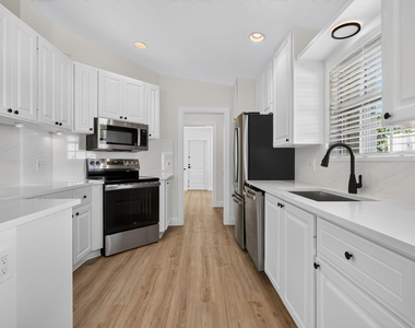 3546 Se Glacier Terrace - Photo Thumbnail 15
