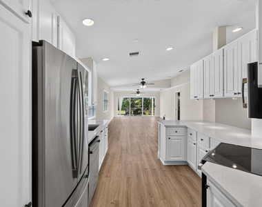 3546 Se Glacier Terrace - Photo Thumbnail 19