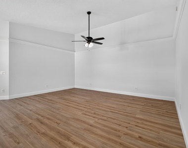 3546 Se Glacier Terrace - Photo Thumbnail 8