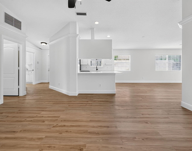 3546 Se Glacier Terrace - Photo Thumbnail 11