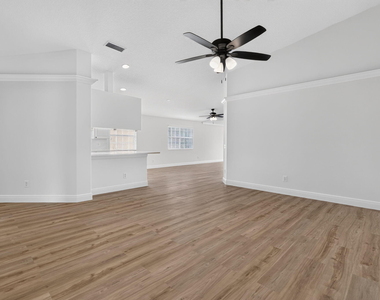 3546 Se Glacier Terrace - Photo Thumbnail 10