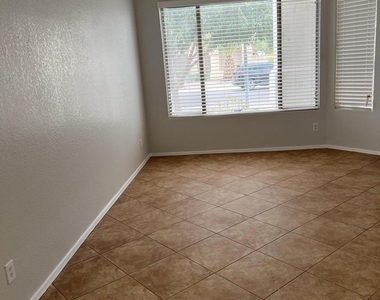 407 W Helena Drive - Photo Thumbnail 3