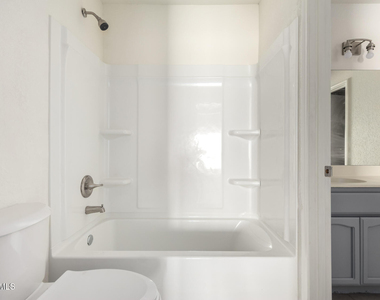 615 N Arrowhead Drive - Photo Thumbnail 18