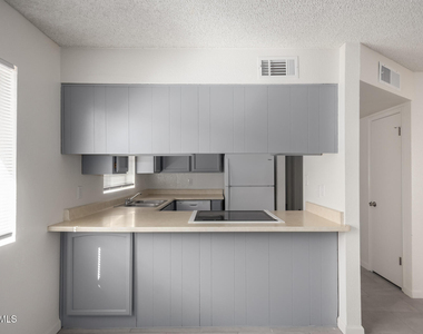 615 N Arrowhead Drive - Photo Thumbnail 10