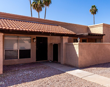 615 N Arrowhead Drive - Photo Thumbnail 5