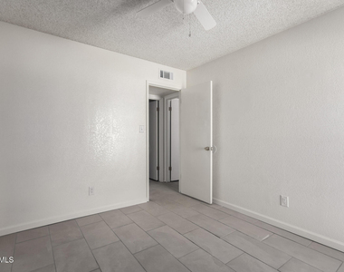 615 N Arrowhead Drive - Photo Thumbnail 22