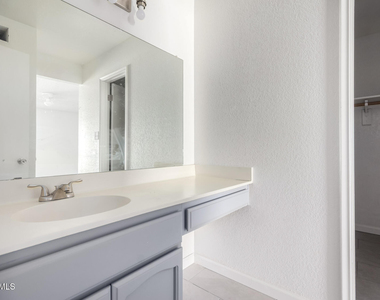 615 N Arrowhead Drive - Photo Thumbnail 19