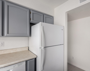 615 N Arrowhead Drive - Photo Thumbnail 13