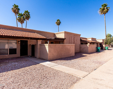 615 N Arrowhead Drive - Photo Thumbnail 4