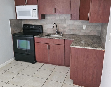 1016 Mcintosh Street - Photo Thumbnail 4