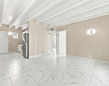 812 19th Street - Photo Thumbnail 1