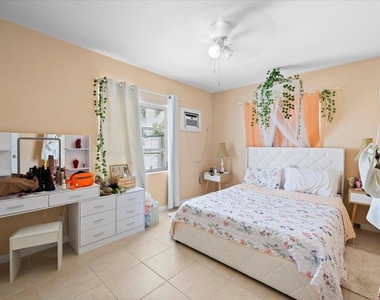 327 S Ocean Breeze - Photo Thumbnail 7