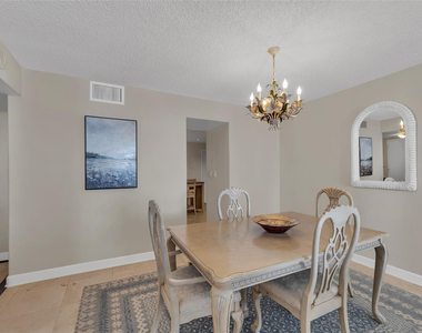1370 S Ocean Boulevard - Photo Thumbnail 8
