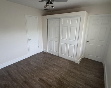 4061 Nw 9th Avenue - Photo Thumbnail 10