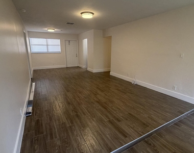 4061 Nw 9th Avenue - Photo Thumbnail 12