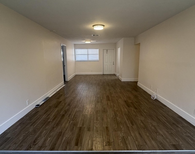 4061 Nw 9th Avenue - Photo Thumbnail 9