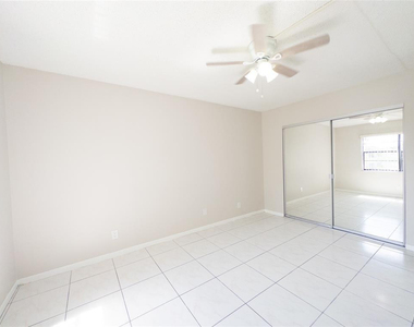 3256 Nw 104th Avenue - Photo Thumbnail 6