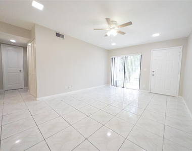 3256 Nw 104th Avenue - Photo Thumbnail 4