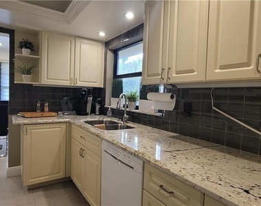 6010 S Falls Cir Drive - Photo Thumbnail 11