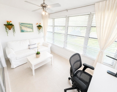 1207 S Drive Way - Photo Thumbnail 4