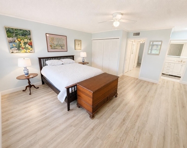 1207 S Drive Way - Photo Thumbnail 7
