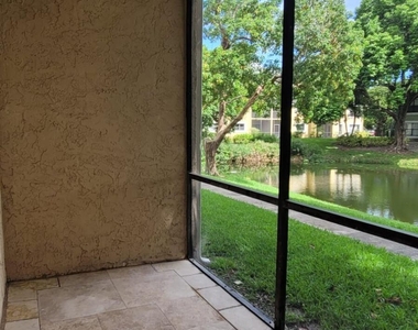 3959 Nw 87th Avenue - Photo Thumbnail 3