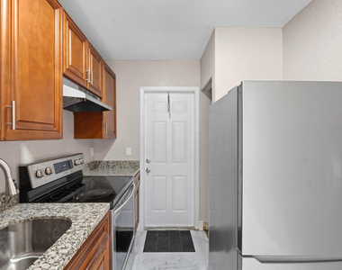 166 Sw 3rd Street - Photo Thumbnail 8