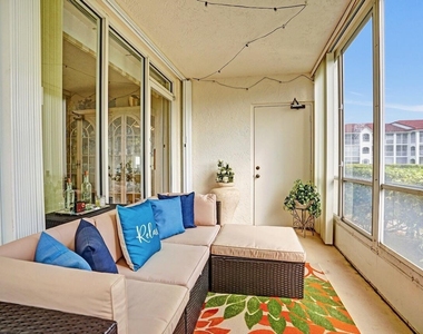 107 Half Moon Circle - Photo Thumbnail 44