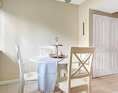 107 Half Moon Circle - Photo Thumbnail 20