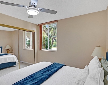107 Half Moon Circle - Photo Thumbnail 35