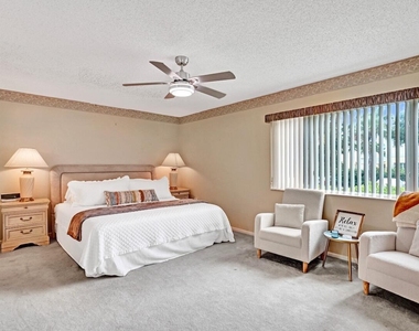 107 Half Moon Circle - Photo Thumbnail 25
