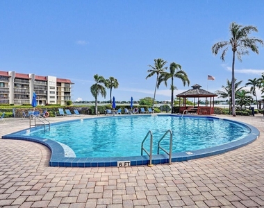 107 Half Moon Circle - Photo Thumbnail 47