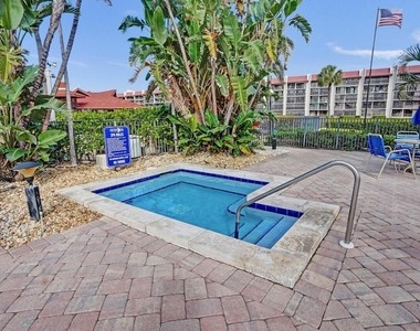 107 Half Moon Circle - Photo Thumbnail 51