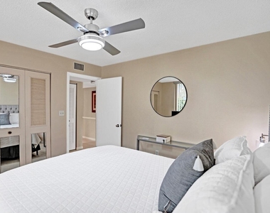 107 Half Moon Circle - Photo Thumbnail 39